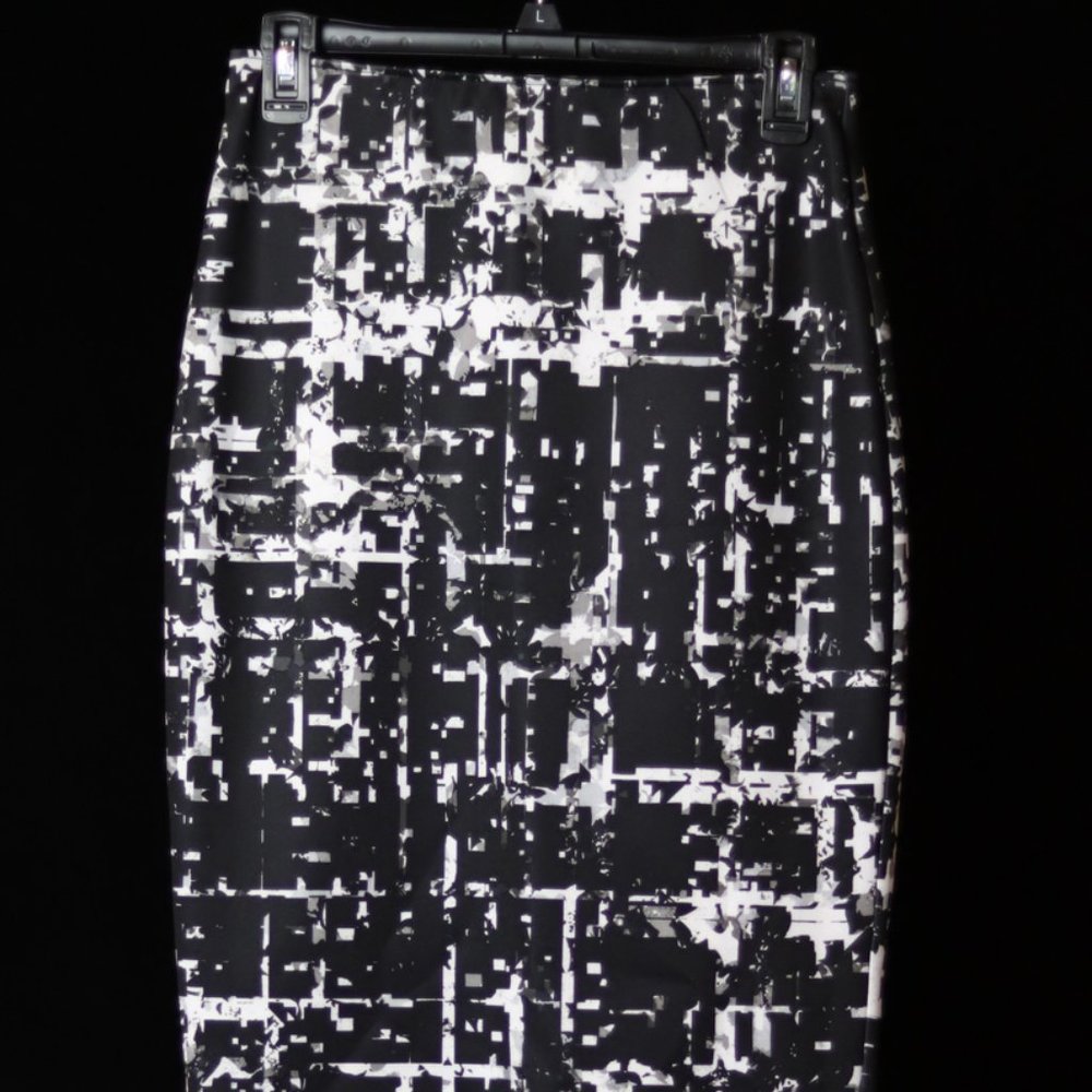 Apt. 9 Black and White Patterned Skirt